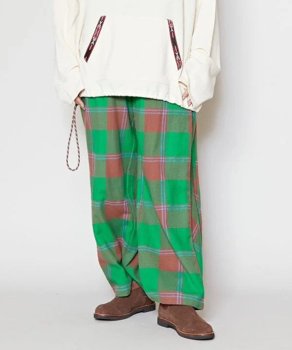 fashionable skirts for women’s spring looks -Plaid Pants