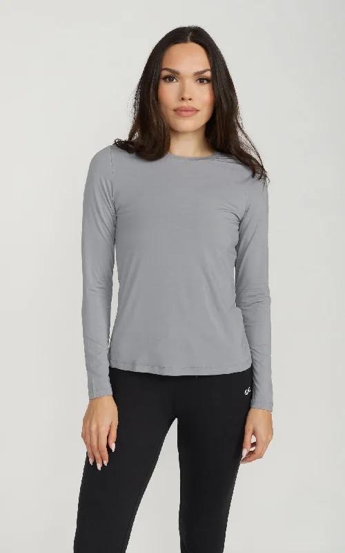 trendy clothing for women’s spring wardrobe -The Everyday Long Sleeve in Quarry