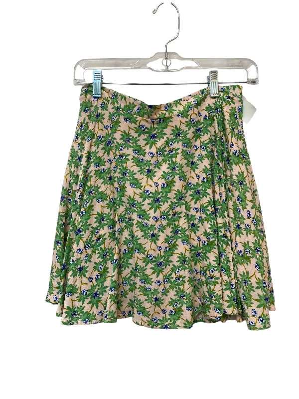 fashionable women’s tops for office style -Skirt Mini & Short By Chelsea And Violet In Floral Print, Size: S