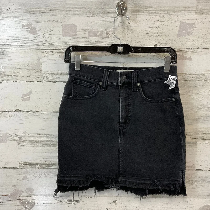 chic outerwear for women’s office style -Skirt Mini & Short By Madewell In Black Denim, Size: 0